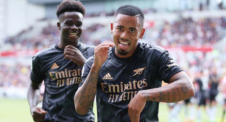 Gabriel Jesus baila, el Arsenal es líder