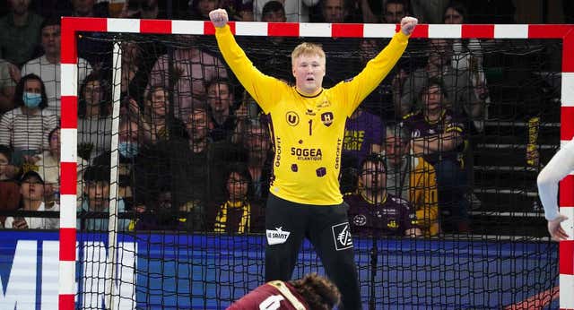 Emil Nielsen, el armario culé de 125 kilos que intimida a las estrellas de la Champions
