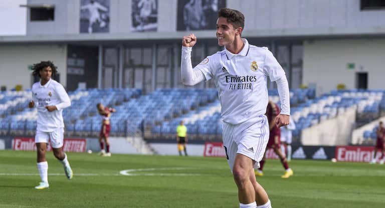 Arribas celebra un gol.
