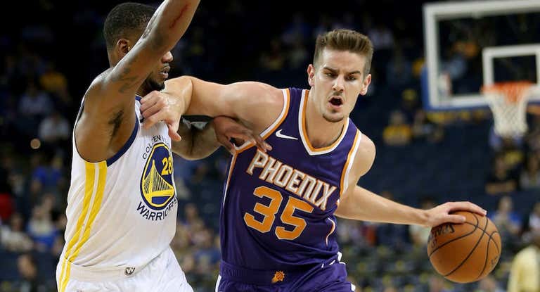 Dragan Bender en su etapa con los Phoenix Suns.