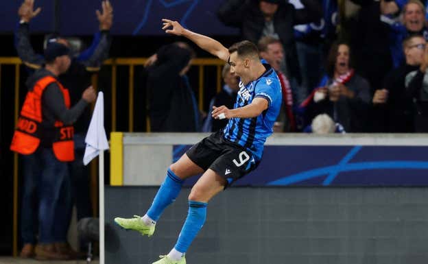 Jutglà festeja su tanto en el Estadio Jan Breydel.  GETTY