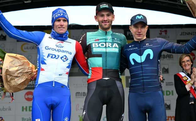 Max Kanter (derecha), en el podio final de la Primus Classic.  GETTY IMAGES