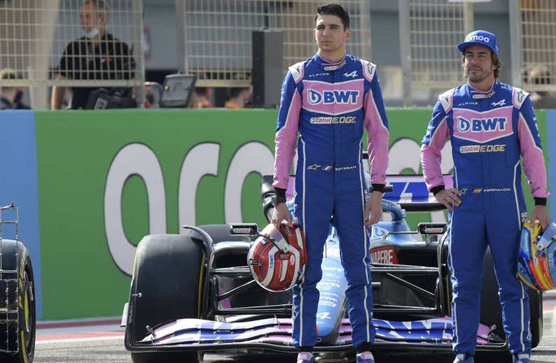 A Alonso aún le queda un reto en Alpine: Ocon