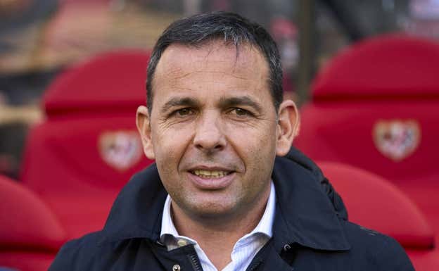 Javi Calleja, durante su etapa como entrenador del Alavés.  GETTY IMAGES