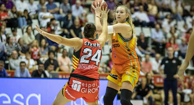El renacimiento europeo de Lauren Cox
