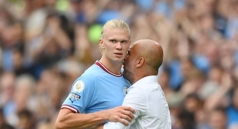 Guardiola felicita a Haaland tras su gol al Crystal Palace.
