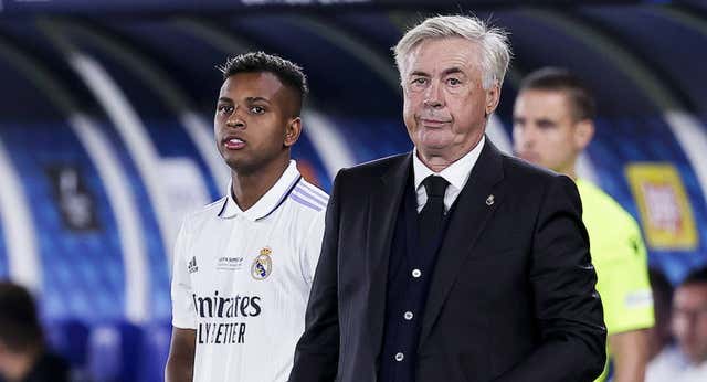 Rodrygo pasa por la fábrica de reciclaje de Ancelotti
