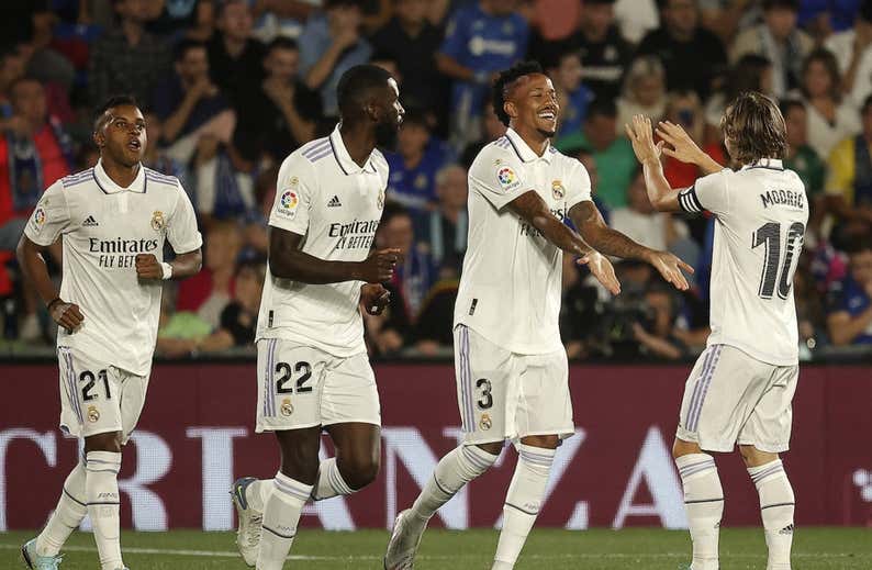 Militao tiene cabeza