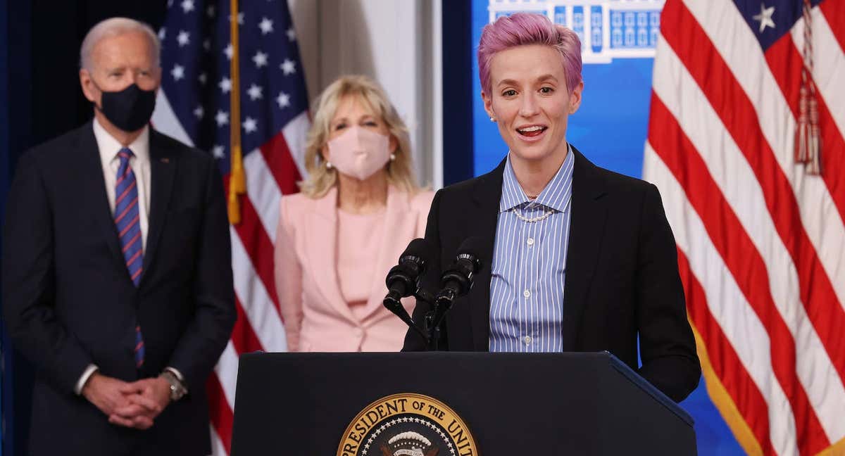 Megan Rapinoe, durante su visita a Joe Biden, presidente de los Estados Unidos, para concienciarle sobre la igualdad salarial. /Getty