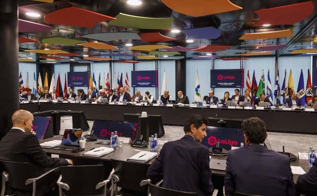 Sevilla, Valencia y Villarreal protestan juntos por los mensajes de Rubiales