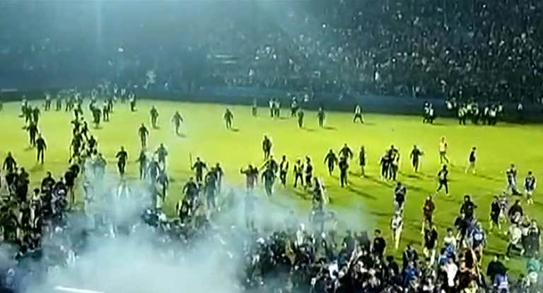 Imágenes de la tragedia ocurrida en el estadio Kanjuruhan, Malang.