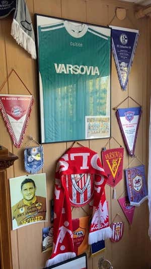 Una camiseta firmada por Lewandowski.  RELEVO