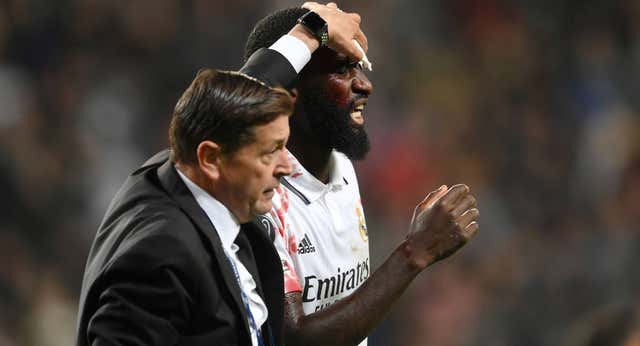 Rudiger no sufre lesión ósea: se estudia que utilice una máscara