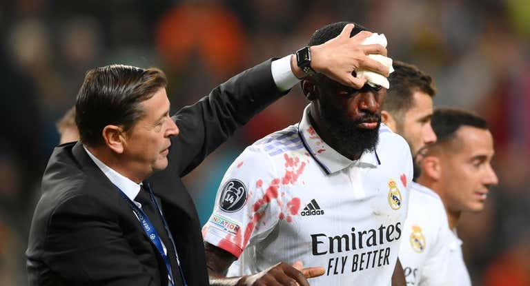 Rüdiger sangrando contra el Shakhtar.