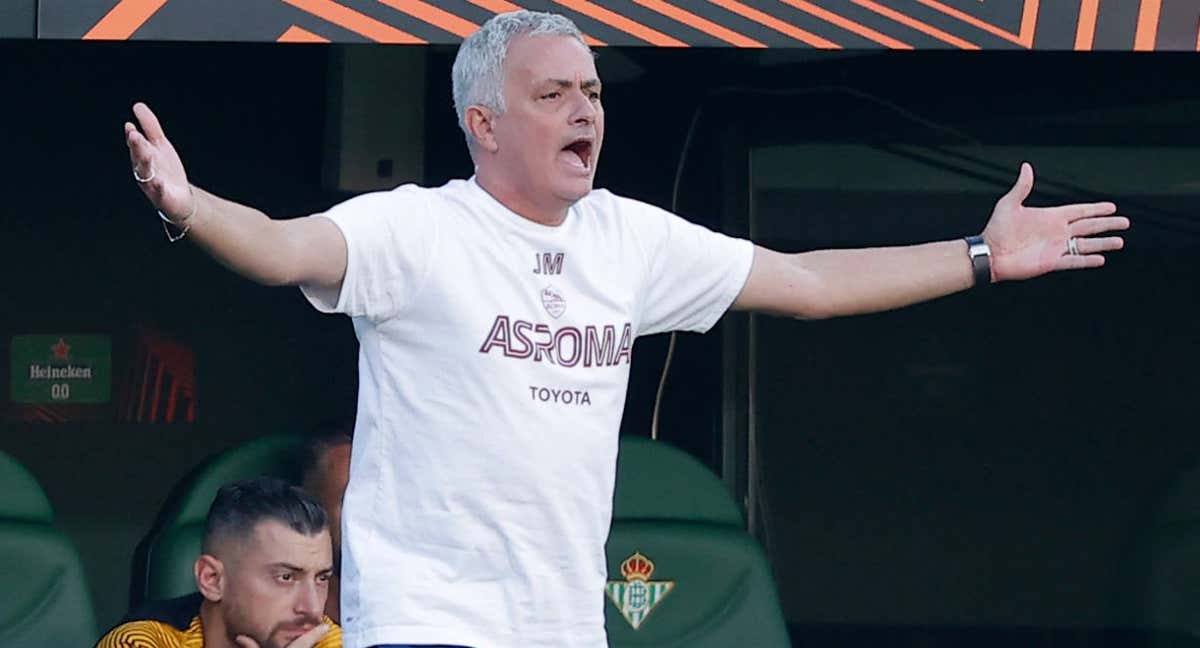 José Mourinho, durante el partido ante el Betis.