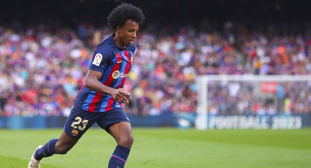 Kounde, regreso de emergencia en el Clásico para cortar la sangría defensiva