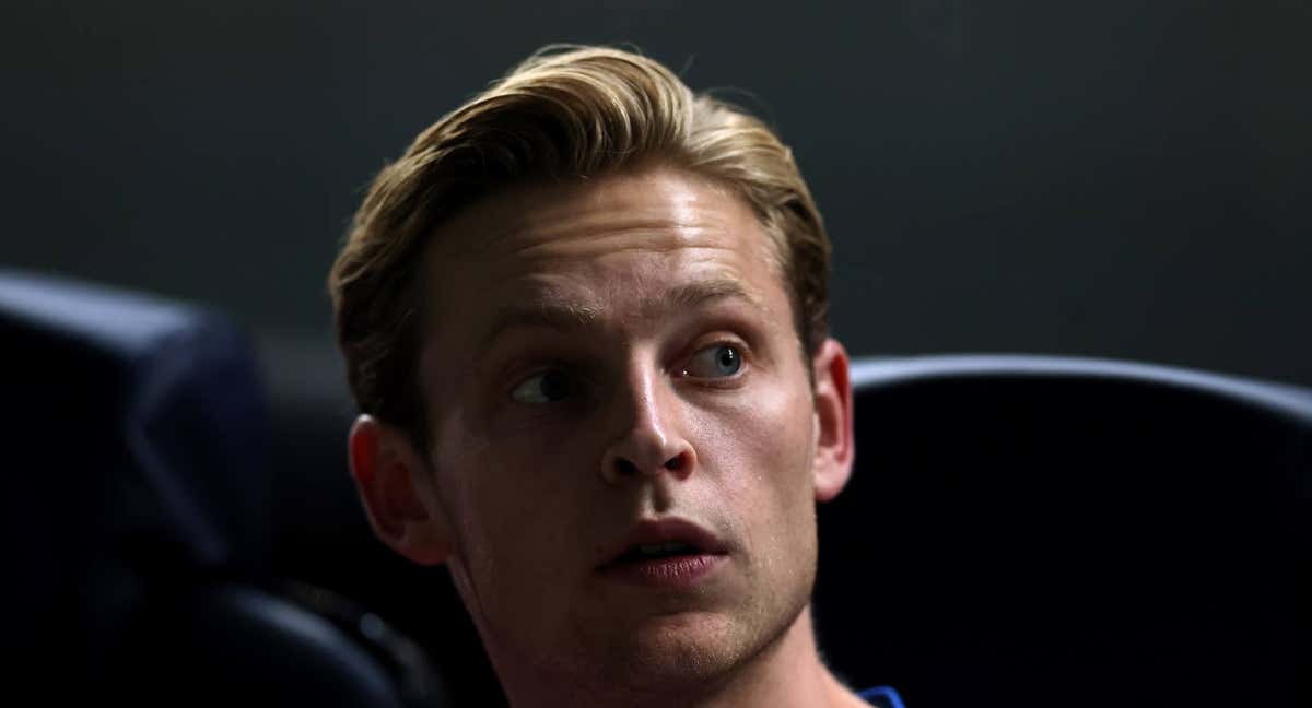 Frenkie de Jong es un habitual en el banquillo.