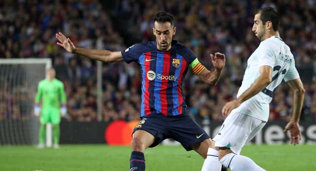 El diagnóstico del Barça: Busquets ‘vive’ en una isla solitaria