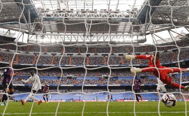 Ferran recortó distancias en el Clásico.  GETTY