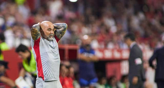 El final más loco en el Sevilla-Valencia: el VAR corrigió tres decisiones