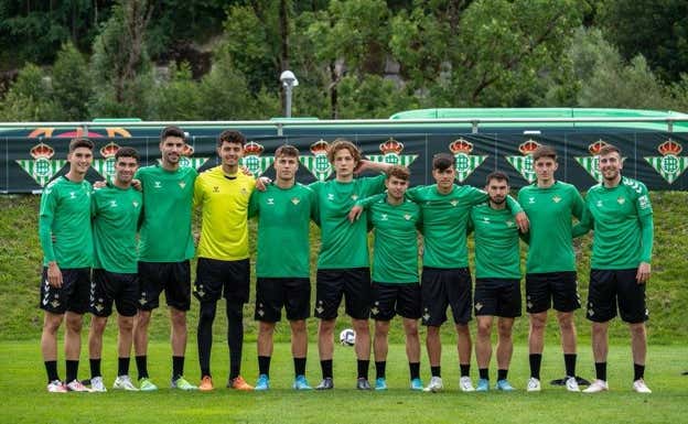 El grupo de canteranos que participó con el primer equipo en la pretemporada en Austria. RBB