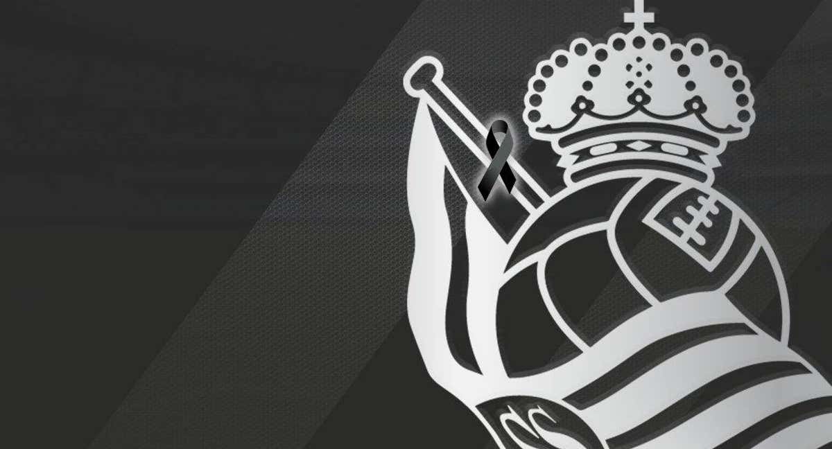 El escudo de la Real Sociedad, de luto.