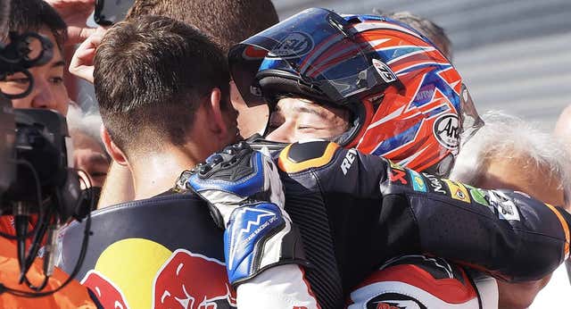 Las cuentas de Moto2: Fernández lucha contra Ogura