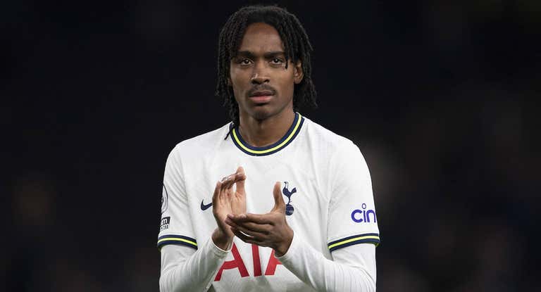 Djed Spence, futbolista del Tottenham.