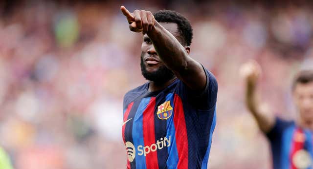 ‘El Presidente’ Kessie no dimite y busca identidad: oposita a la silla de Busquets