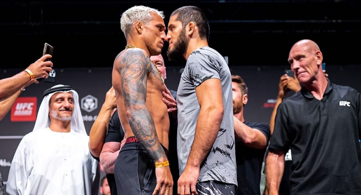 Oliveira y Makhachev, cara a cara en el pesaje del UFC 280.