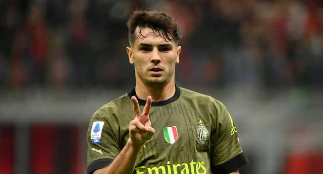 Brahim se suma a la fiesta de Galliani pero no termina bien