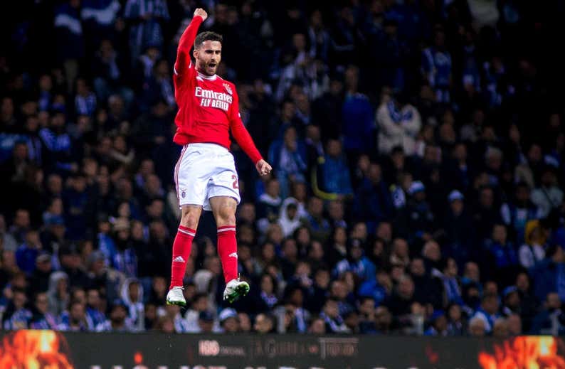 El Benfica va en serio: ya avisó al PSG y es líder de la liga