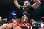 Makhachev toma el testigo de Khabib tras aplastar a Oliveira en el UFC 280