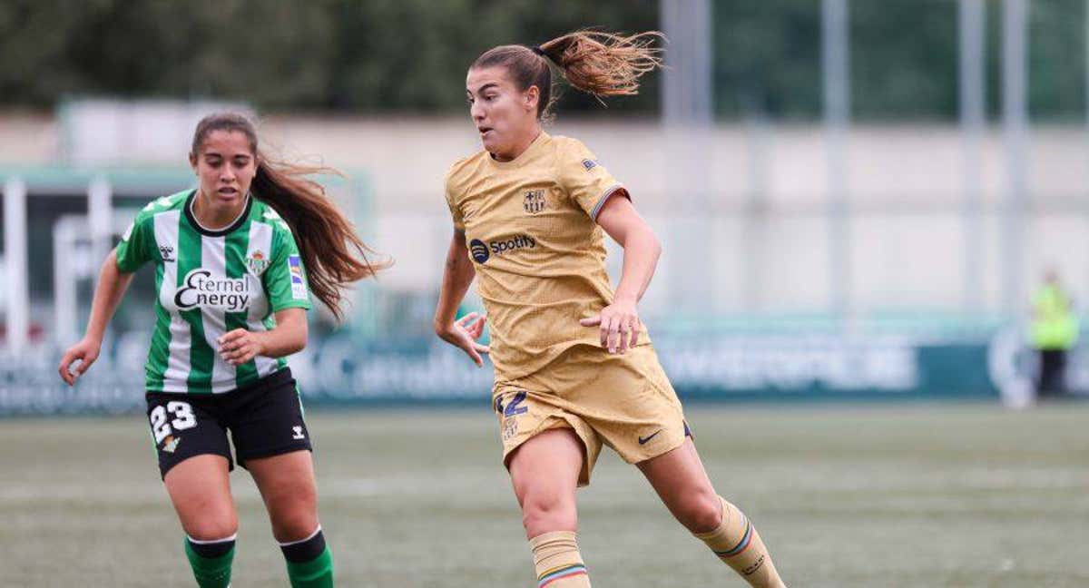 Noelia Salazar, del Betis, y Patri Guijarro, del Barça.