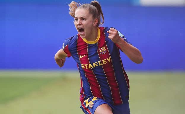 Lieke Martens celebra uno de los goles que le marcó al PSG en las semis de la Champions 2020/21.  Getty