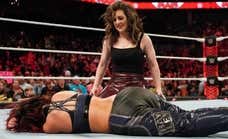 Nikki Cross regresa a Raw para dinamitar el orden establecido