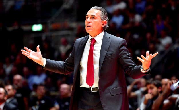 Sergio Scariolo durante un partido de la Euroliga con la Virtus de Bolonia.  GETTY IMAGES