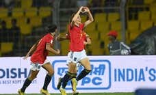 Lucía Corrales tira de épica para meter a España en la final del Mundial