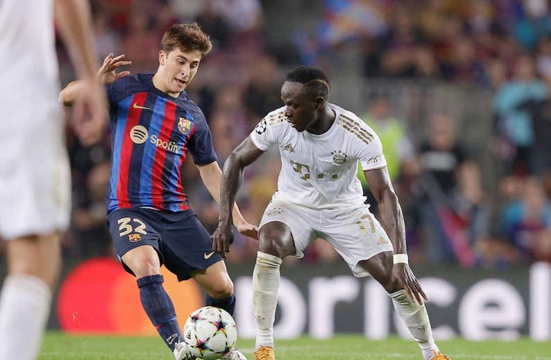 Xavi premia a Pablo Torre antes de que dispute su particular Mundial