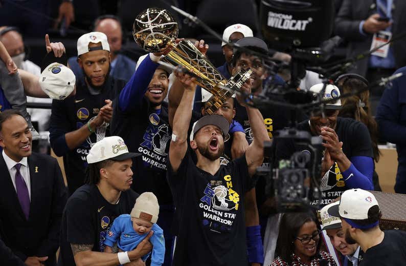 Nadie gana más que Curry y unos Warriors que multiplican por 15 su valor