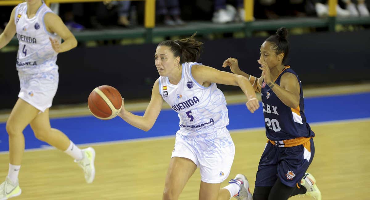 Maite Cazorla y Grigalauskyte, durante el Perfumerías Avenida - CBK Mersin. /EFE