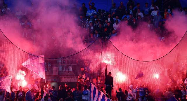 El increíble recibimiento de la afición del Marsella a su equipo