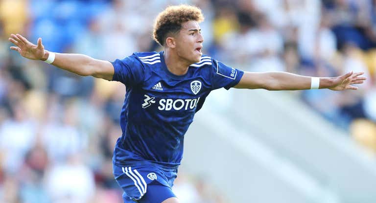 Mateo Joseph, delantero del Leeds United.