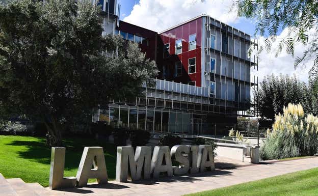 La Masia, desde fuera. GETTY