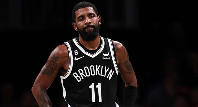 Las leyendas de la NBA, contra Kyrie Irving: “Hay que responder por lo que ha hecho este idiota”