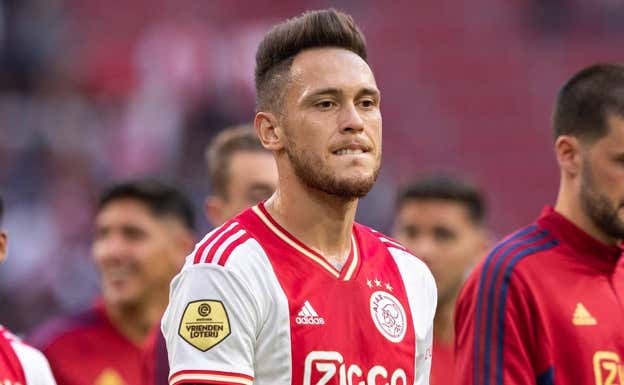 Lucas Ocampos, en un partido con el Ajax. Getty