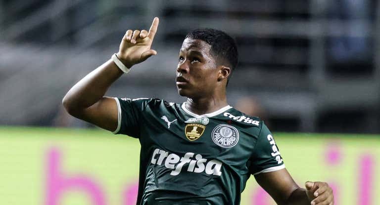 Endrick celebrando un gol con Palmeiras.