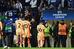 Funeral en el avión de vuelta hasta que Cerezo felicitó a Fernando Torres