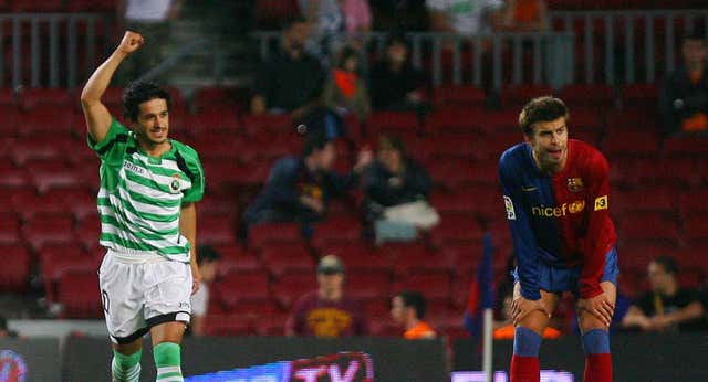 Las imágenes del debut de Piqué con el Barça en LaLiga