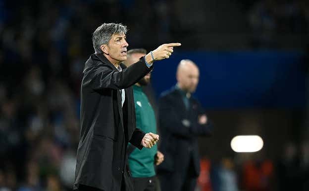 Imanol Alguacil dando instrucciones a sus jugadores  GETTY IMAGES